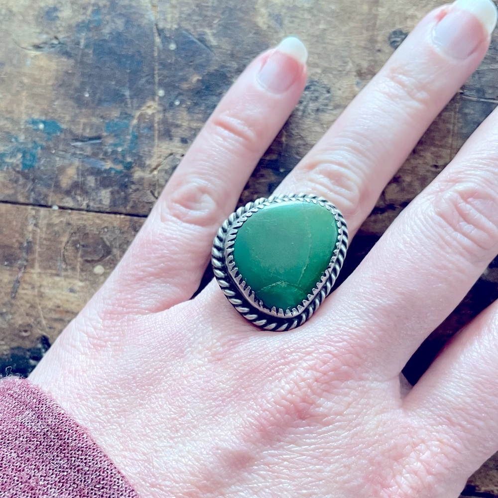 Vintage silver ring green stone